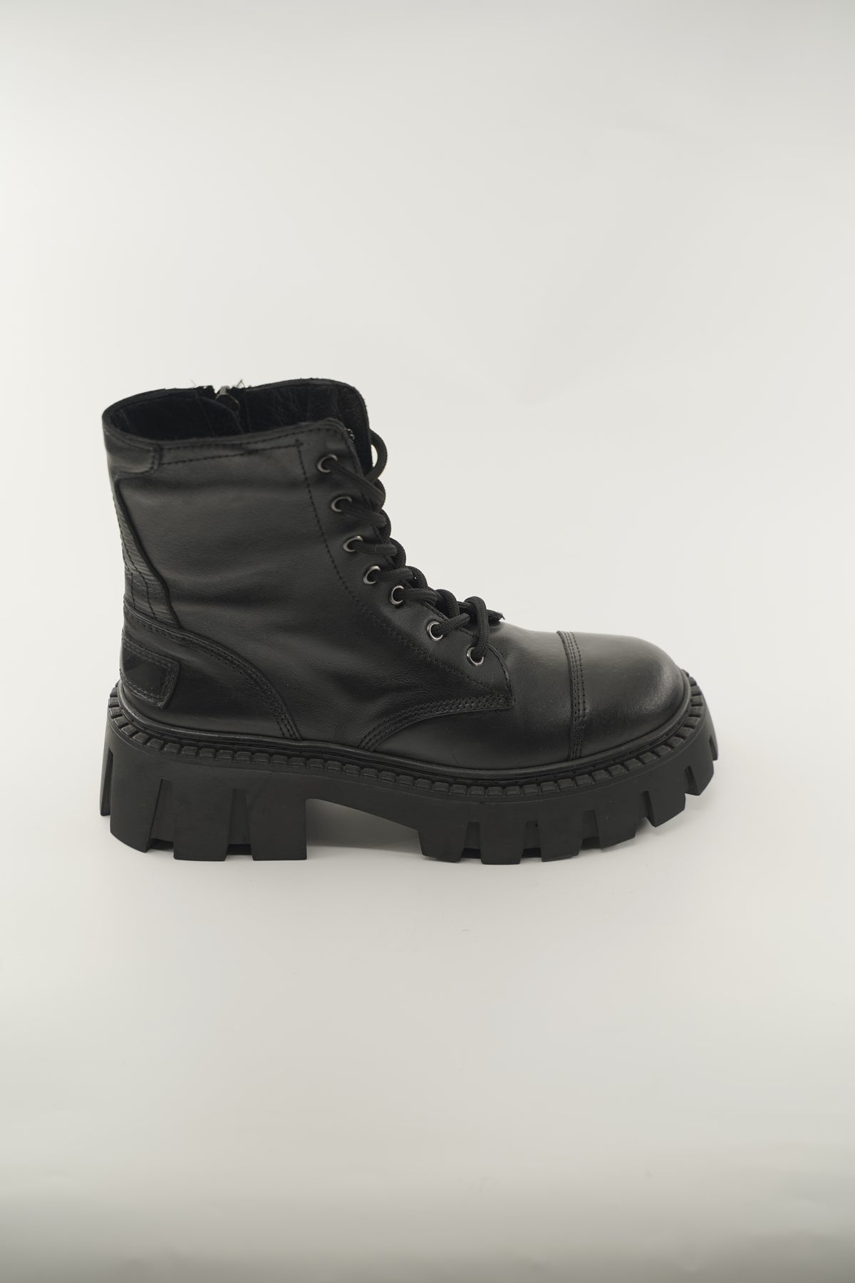 Women's Black Leather 131018